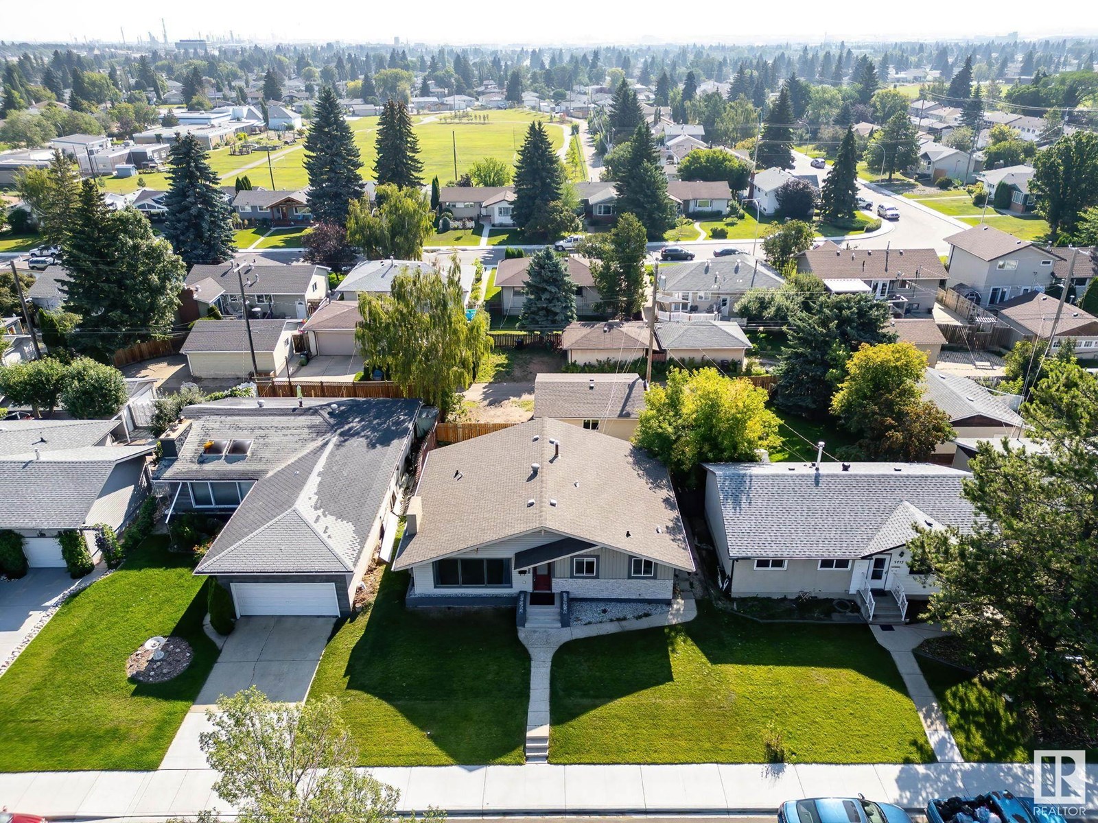 Photo 6 of 9479 75 St Nw, Edmonton AB