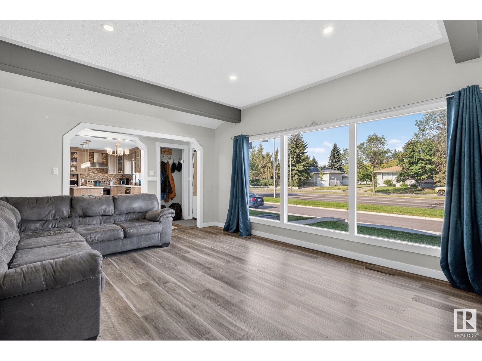 Photo 11 of 9479 75 St Nw, Edmonton AB