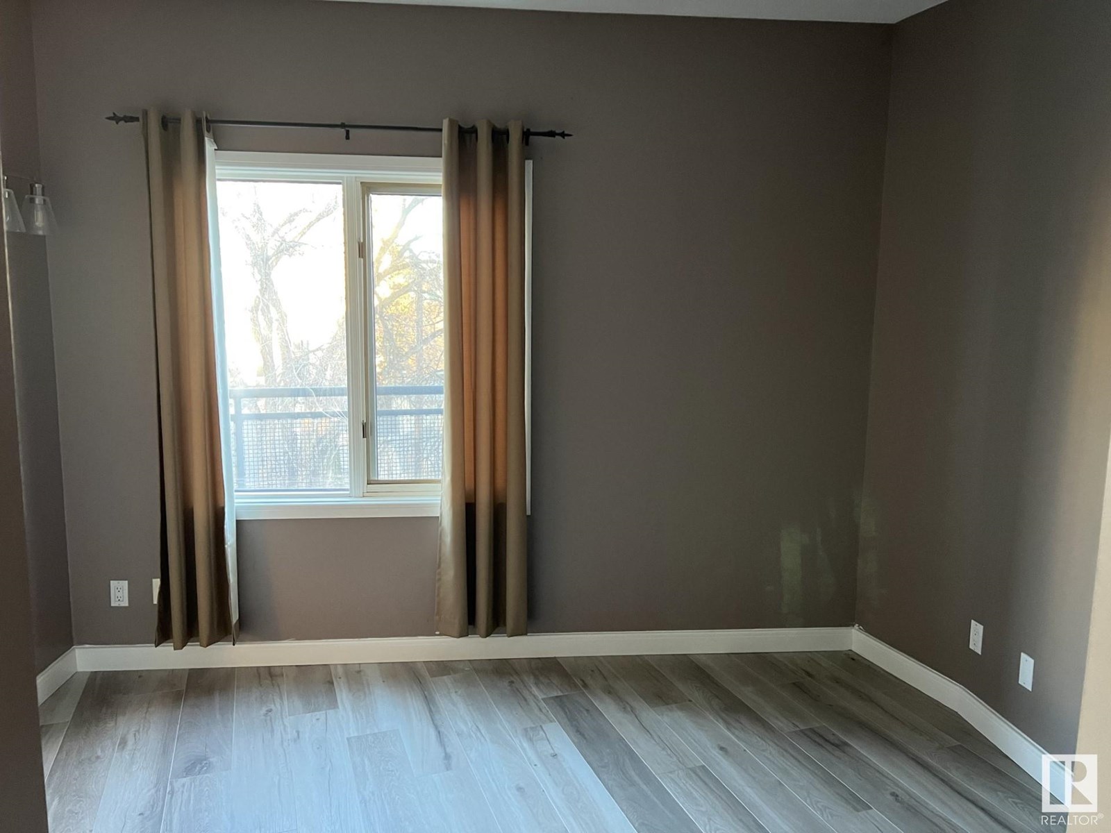 Photo 13 of 405 11415 100 Av Nw, Edmonton AB