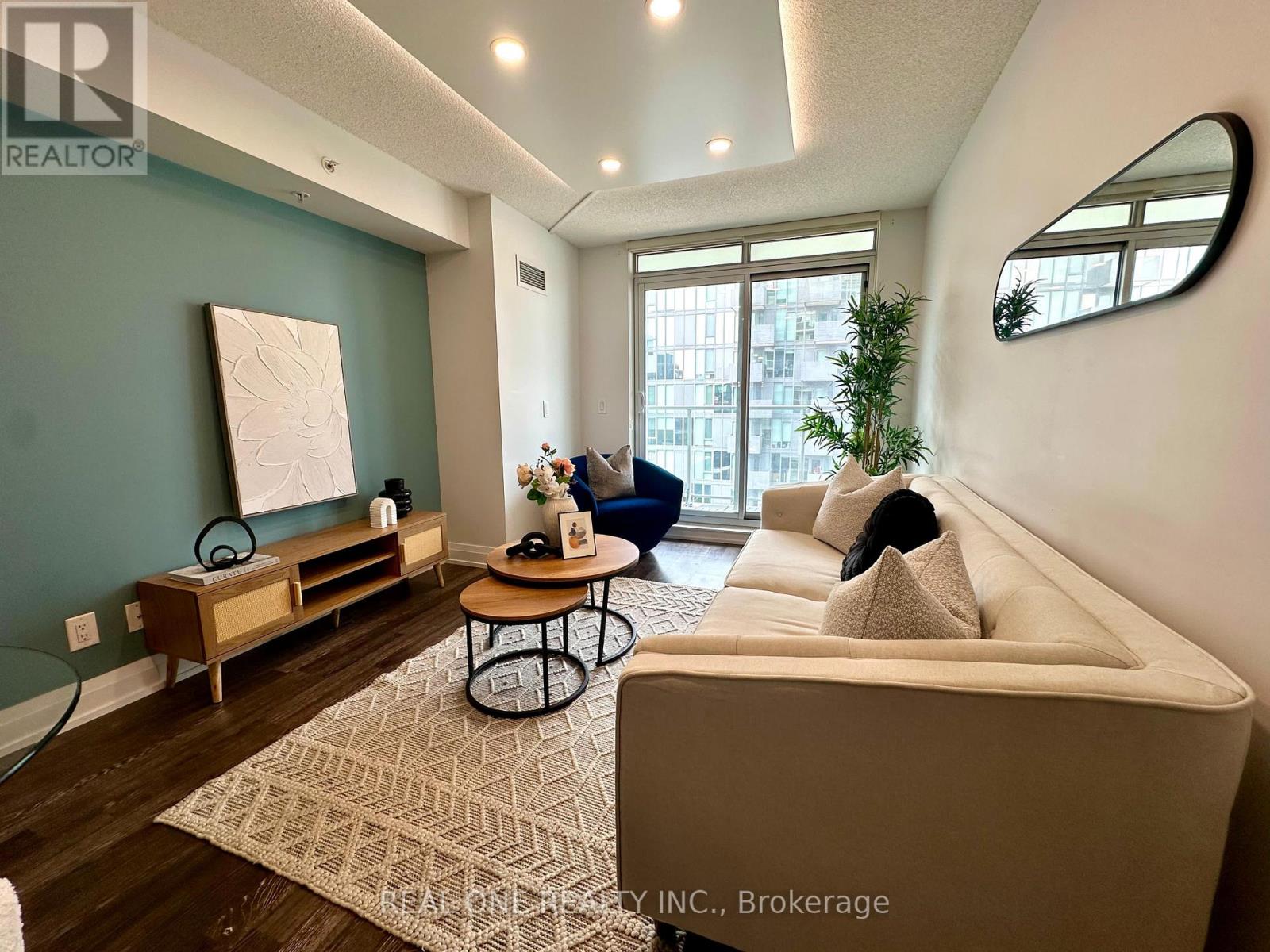 Photo 19 of 904 W 565 Wilson Avenue, Toronto ON