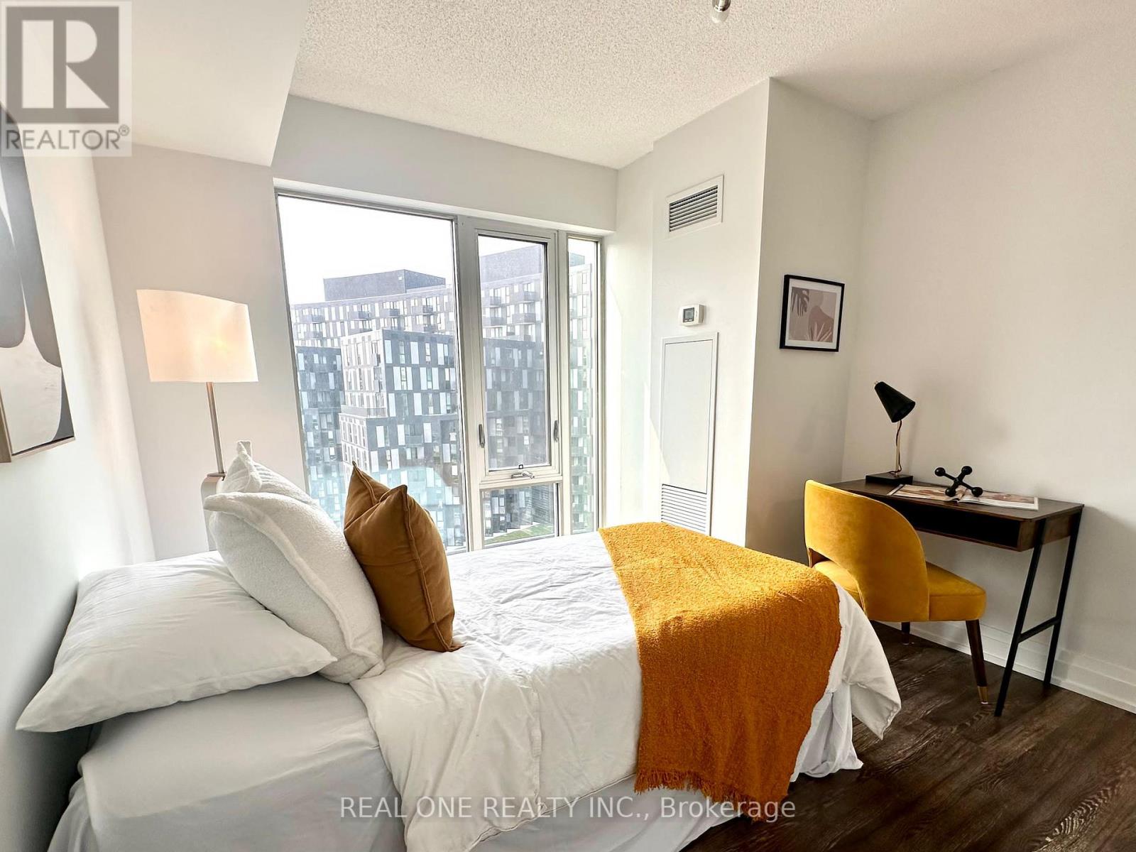 Photo 7 of 904 W 565 Wilson Avenue, Toronto ON