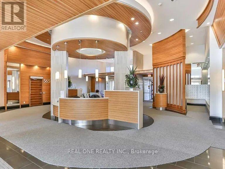 Photo 8 of 904 W 565 Wilson Avenue, Toronto ON