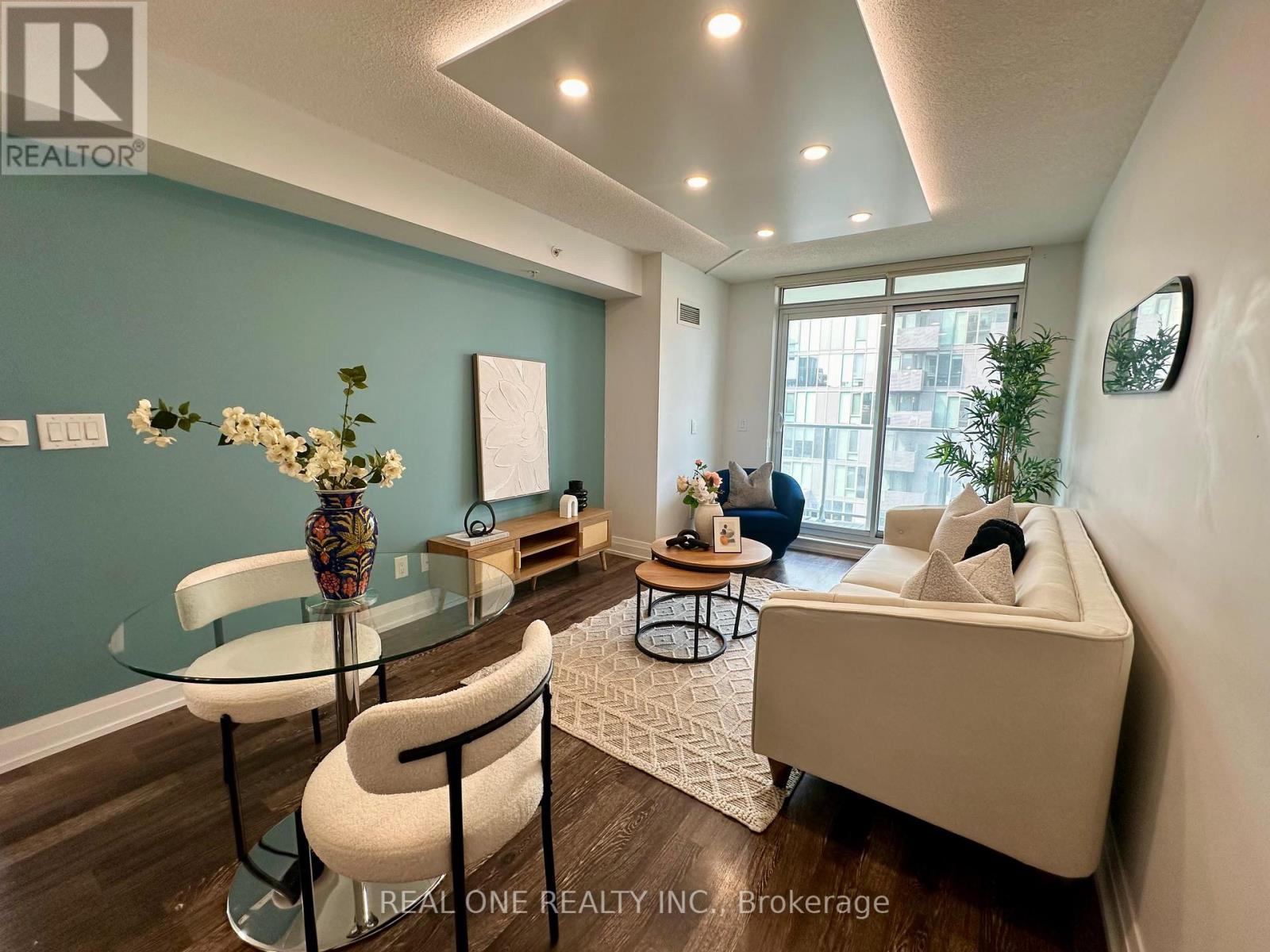 Photo 5 of 904 W 565 Wilson Avenue, Toronto ON
