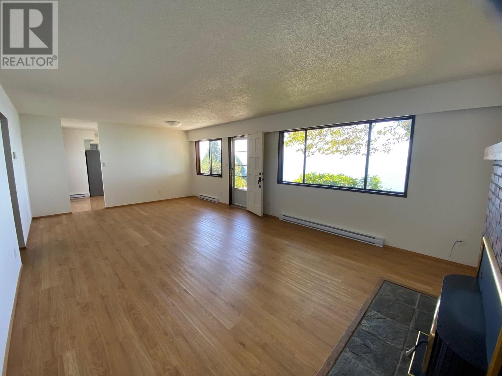 1714 OCEAN BEACH ESPLANADE, Gibsons