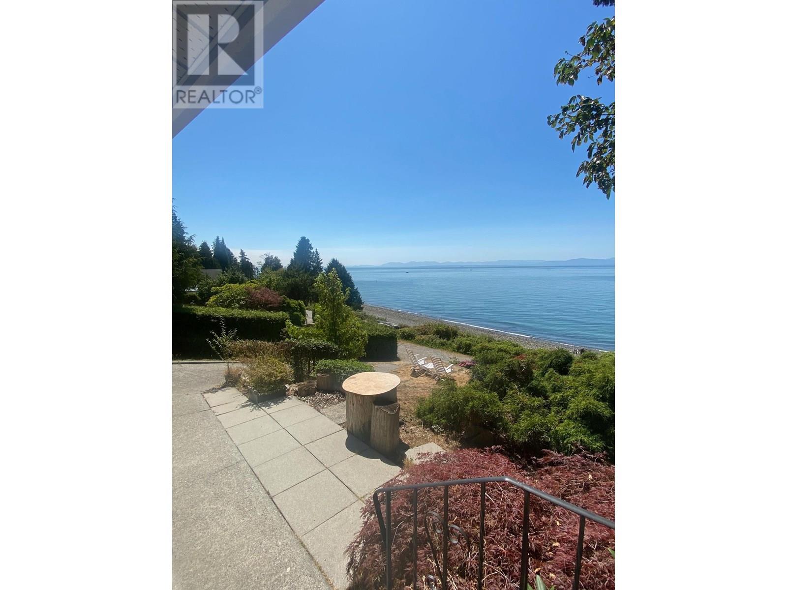 1714 OCEAN BEACH ESPLANADE, Gibsons