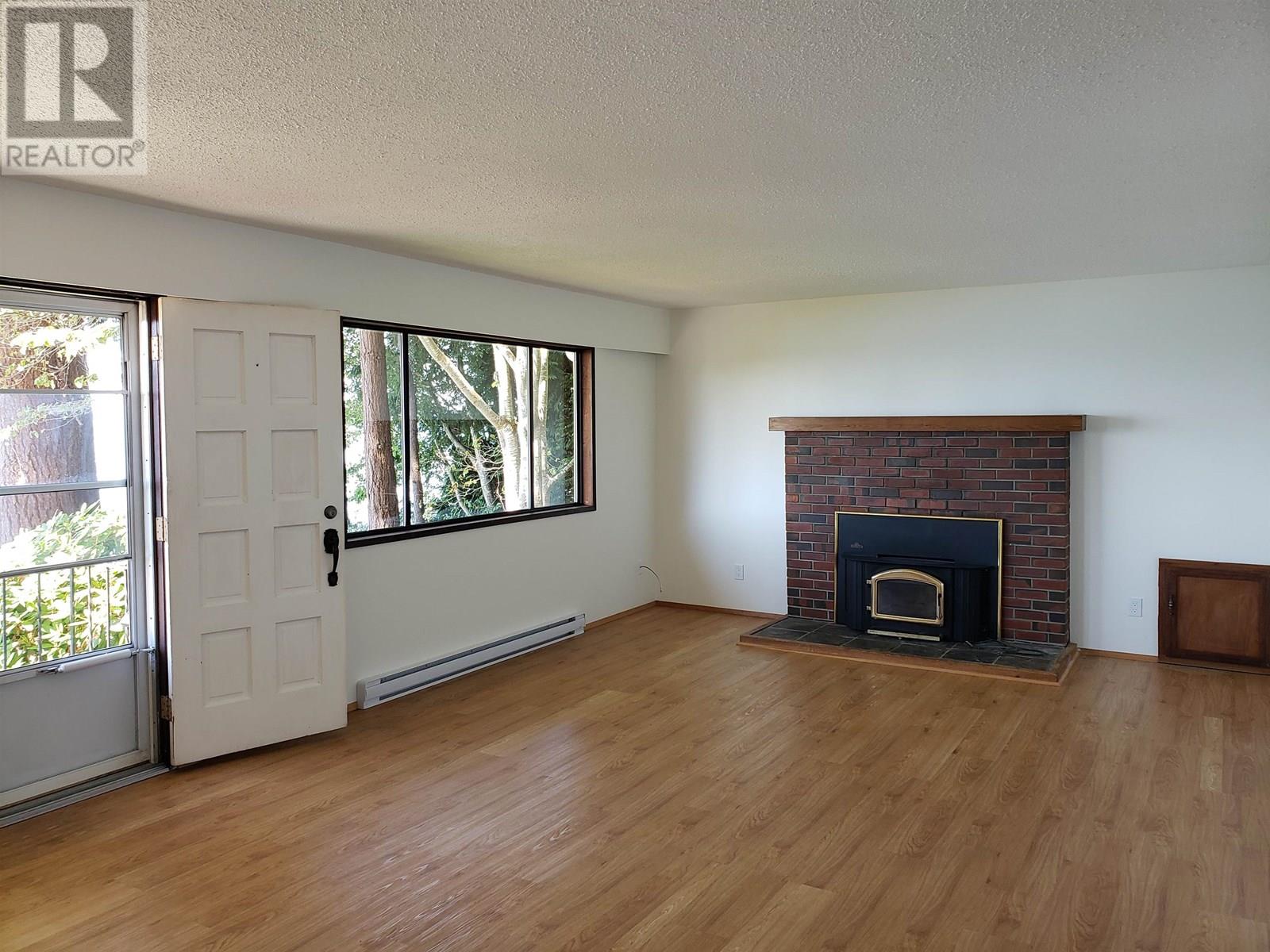 1714 OCEAN BEACH ESPLANADE, Gibsons