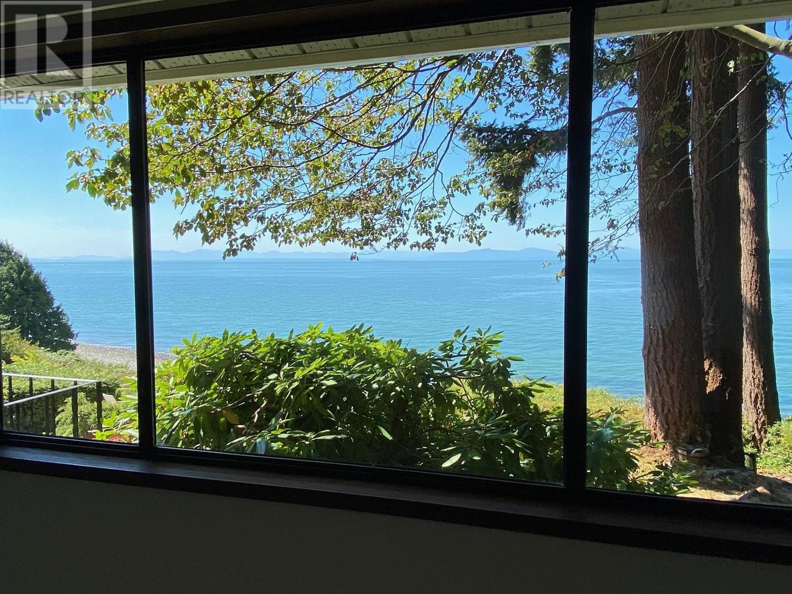 1714 OCEAN BEACH ESPLANADE, Gibsons