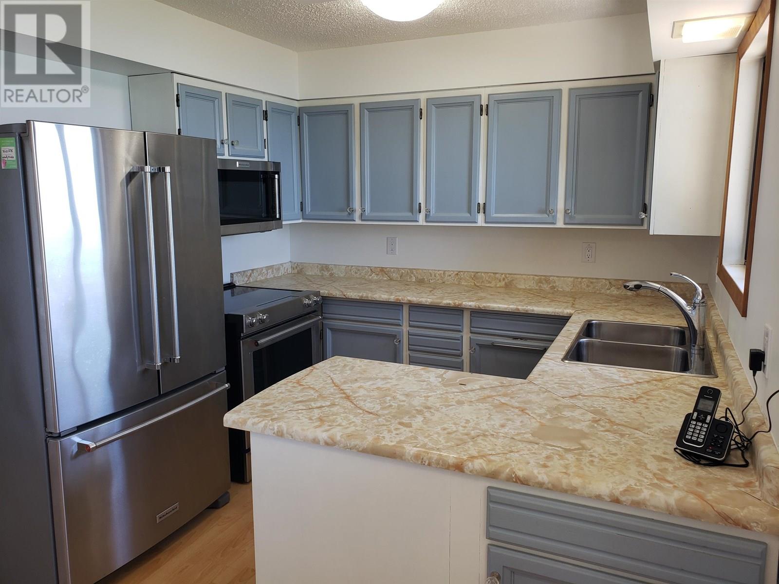 1714 OCEAN BEACH ESPLANADE, Gibsons