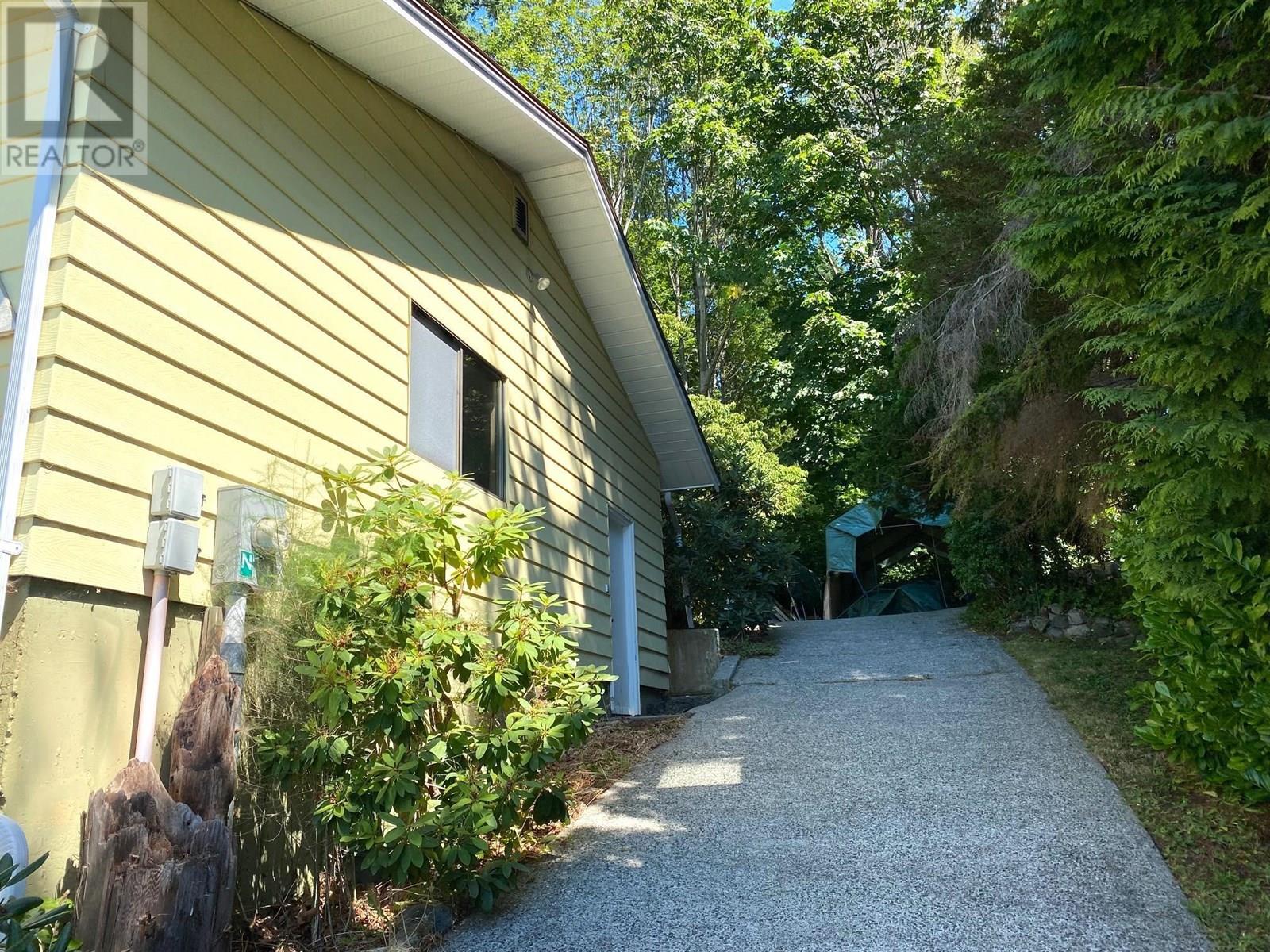 1714 OCEAN BEACH ESPLANADE, Gibsons