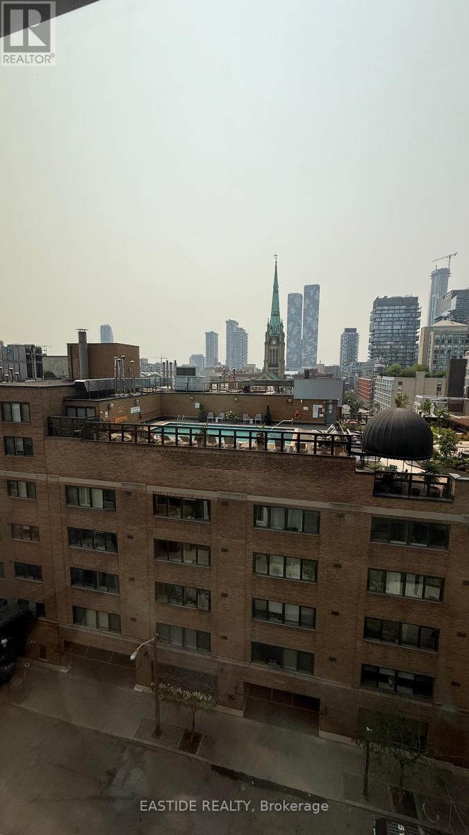 Photo 4 of 810 89 Church Street, Toronto ON