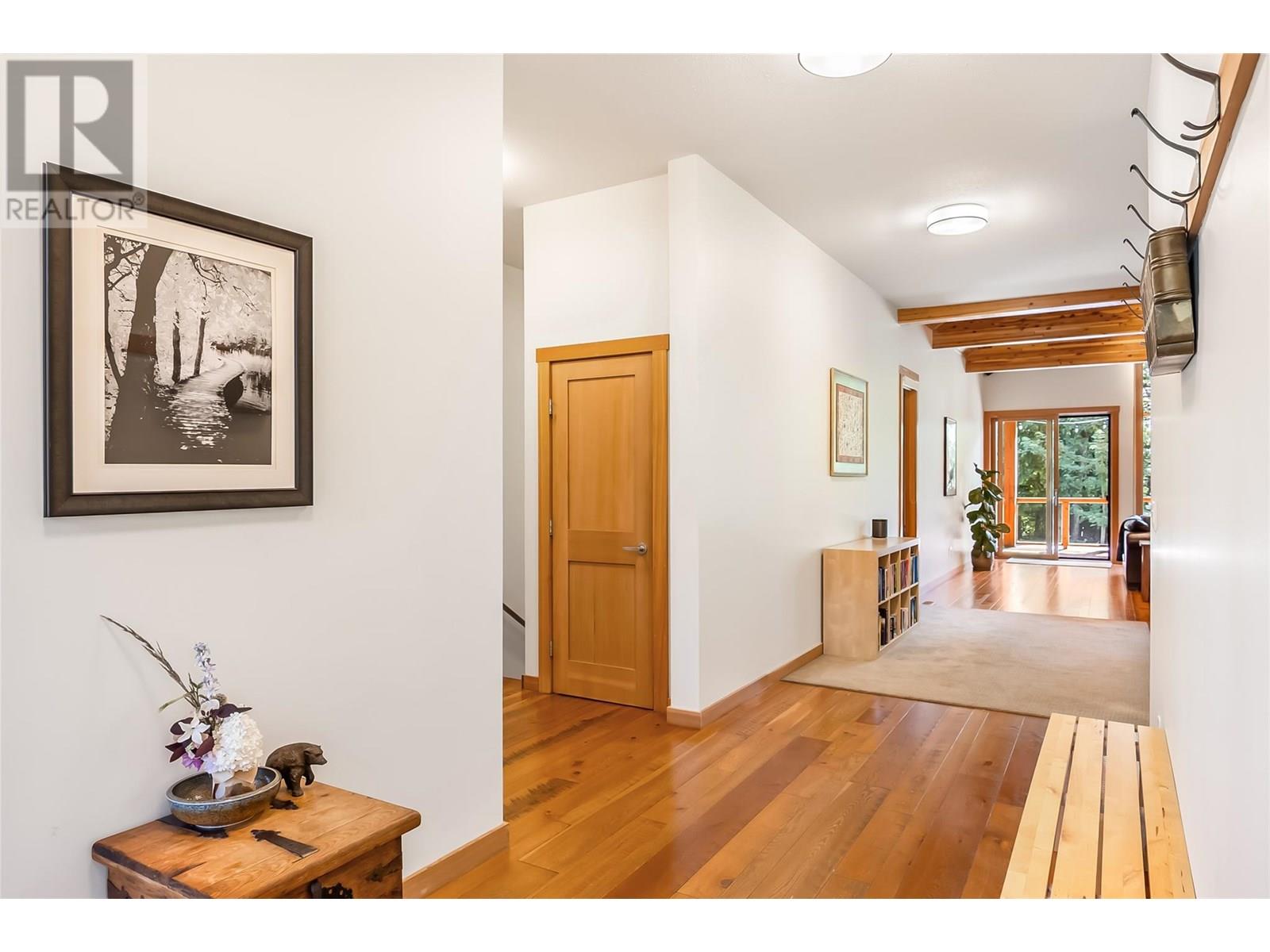 2077 Mountain Gate Road, Revelstoke