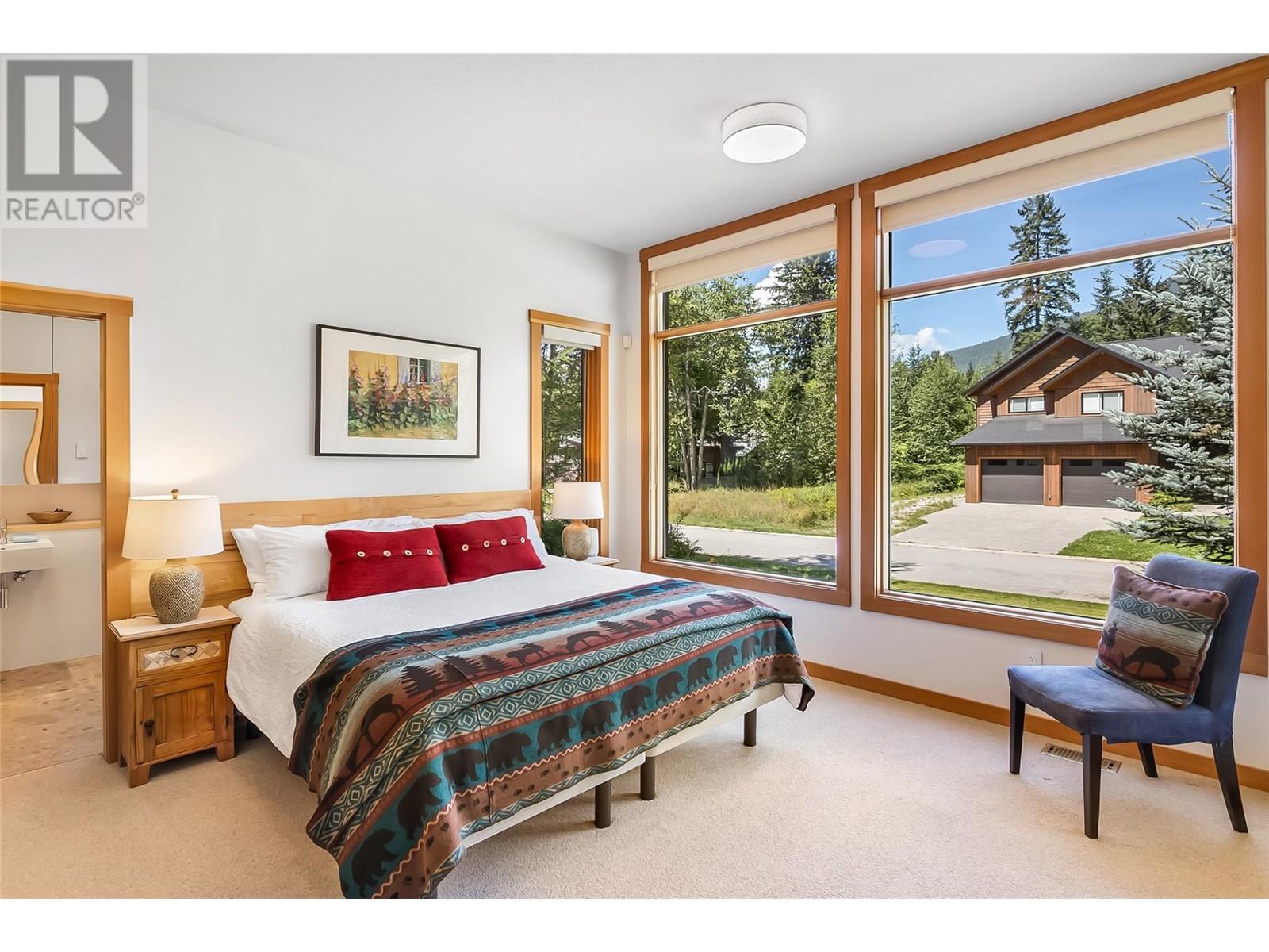 2077 Mountain Gate Road, Revelstoke