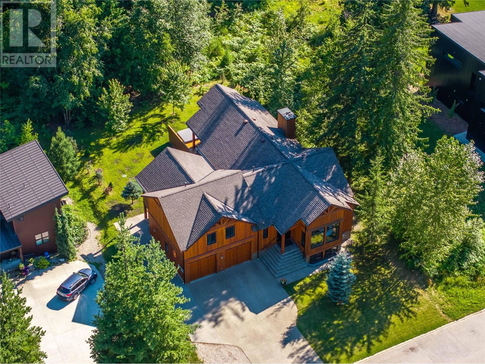2077 Mountain Gate Road, Revelstoke