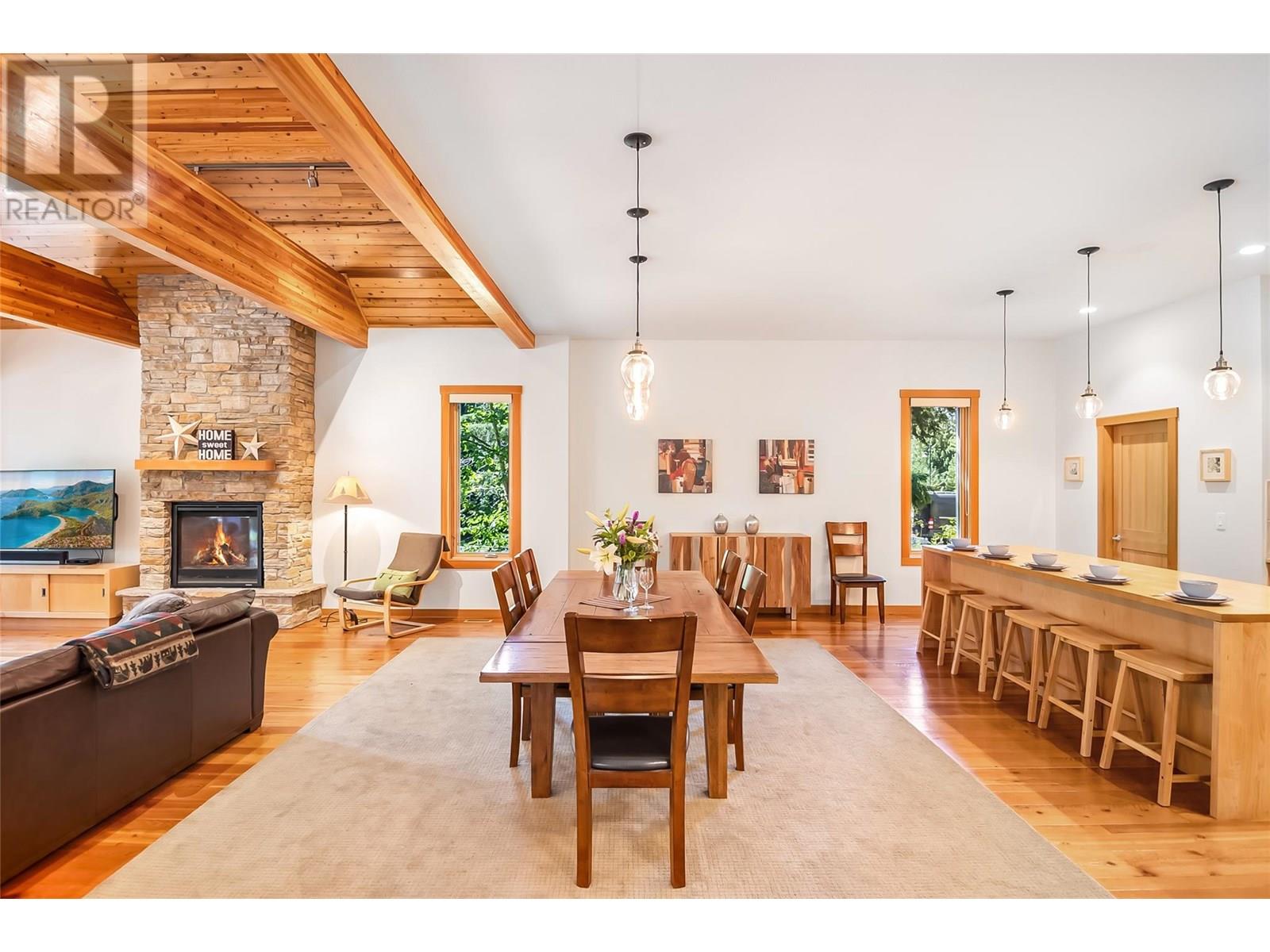 2077 Mountain Gate Road, Revelstoke