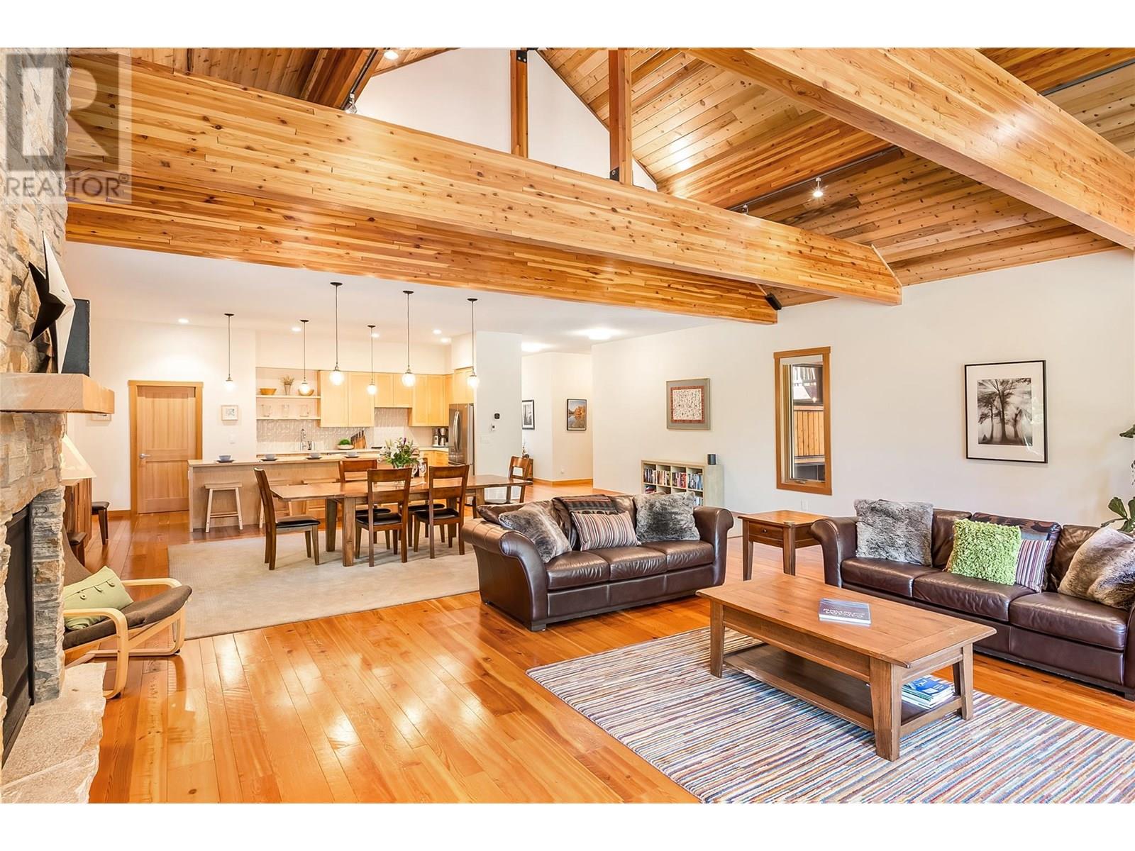 2077 Mountain Gate Road, Revelstoke