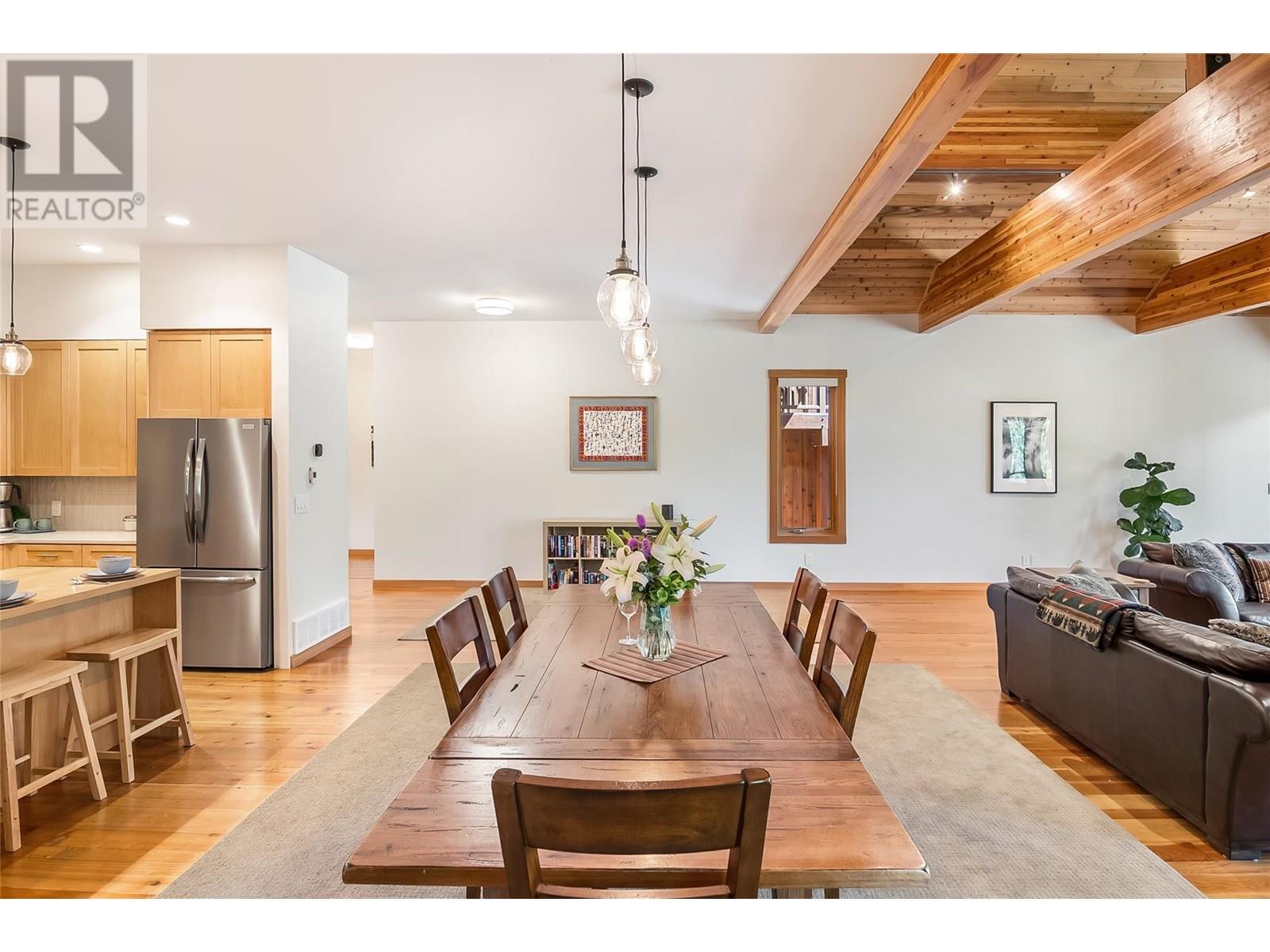 2077 Mountain Gate Road, Revelstoke