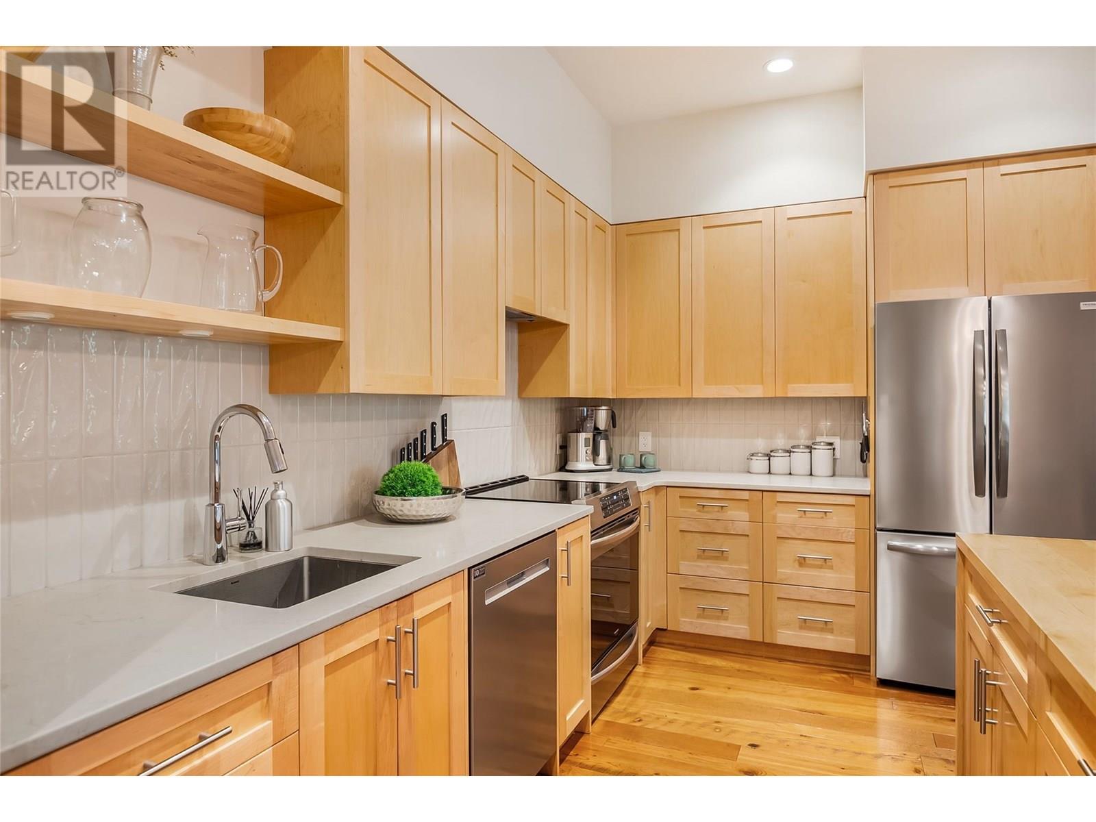 2077 Mountain Gate Road, Revelstoke