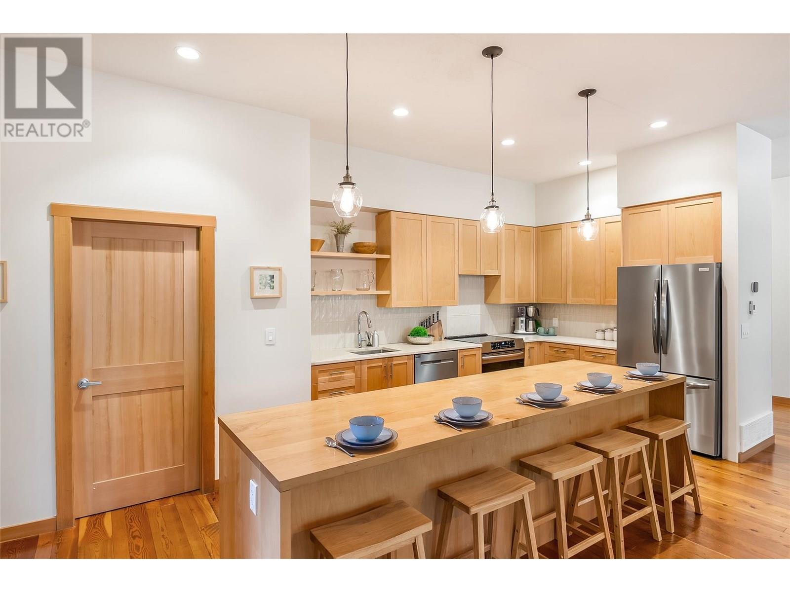 2077 Mountain Gate Road, Revelstoke