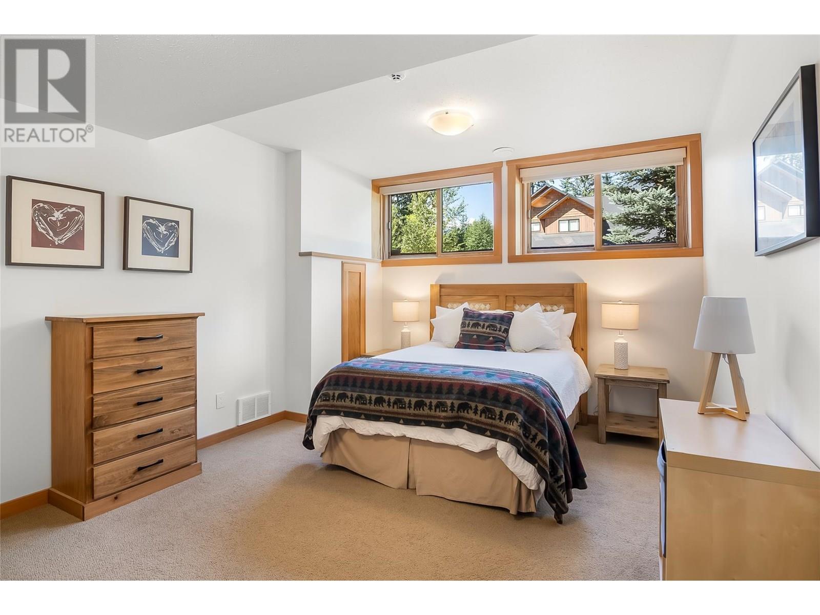 2077 Mountain Gate Road, Revelstoke