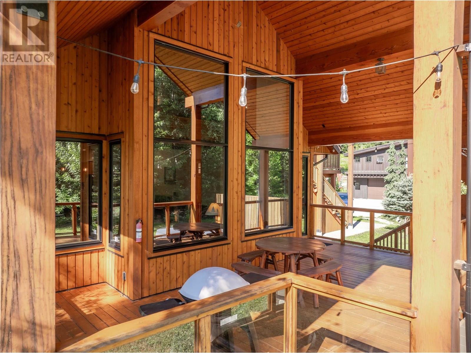 2077 Mountain Gate Road, Revelstoke