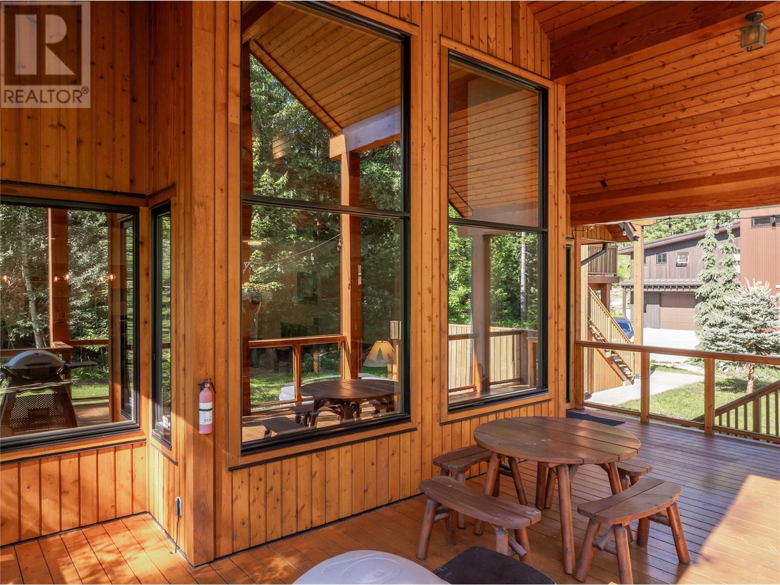 2077 Mountain Gate Road, Revelstoke