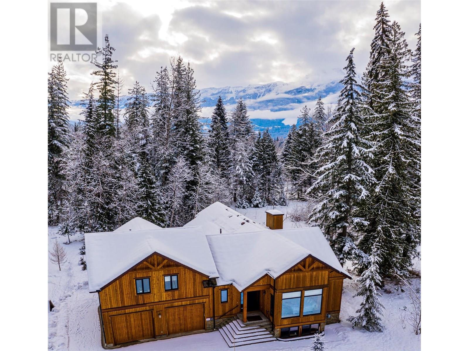 2077 Mountain Gate Road, Revelstoke