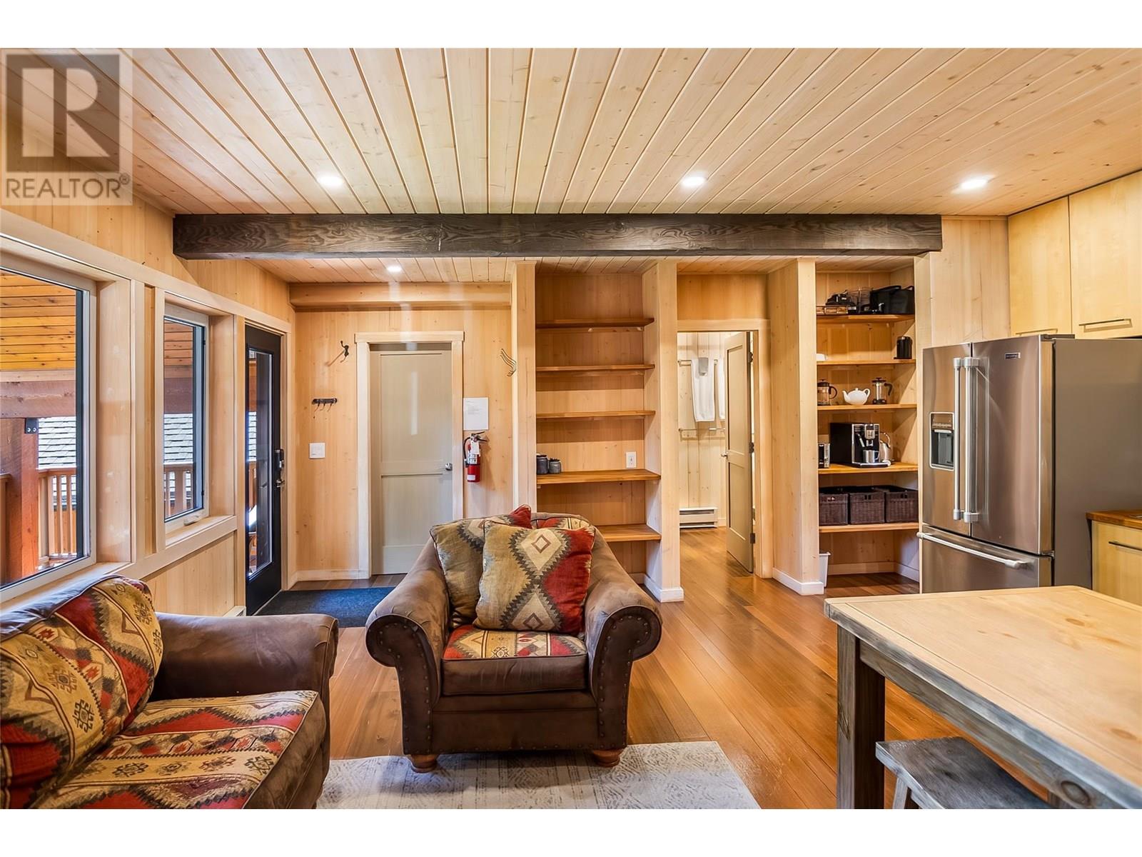 2077 Mountain Gate Road, Revelstoke