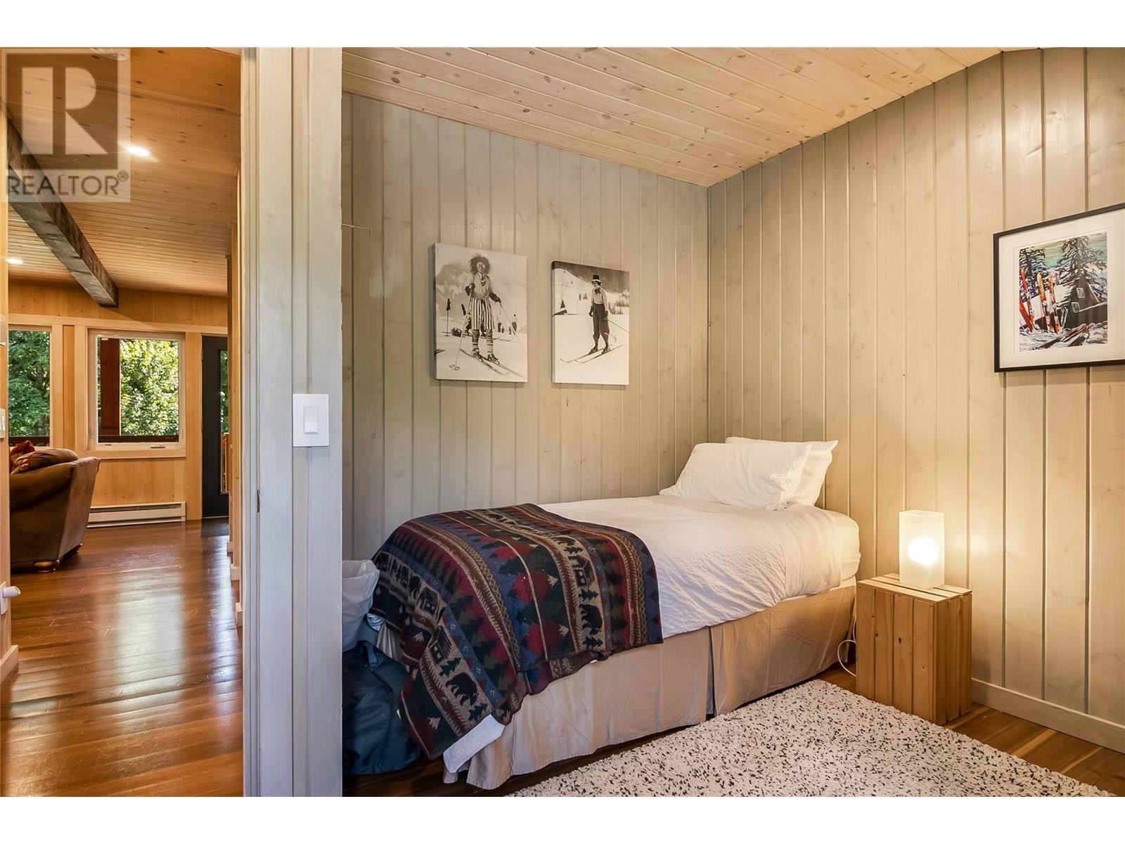 2077 Mountain Gate Road, Revelstoke