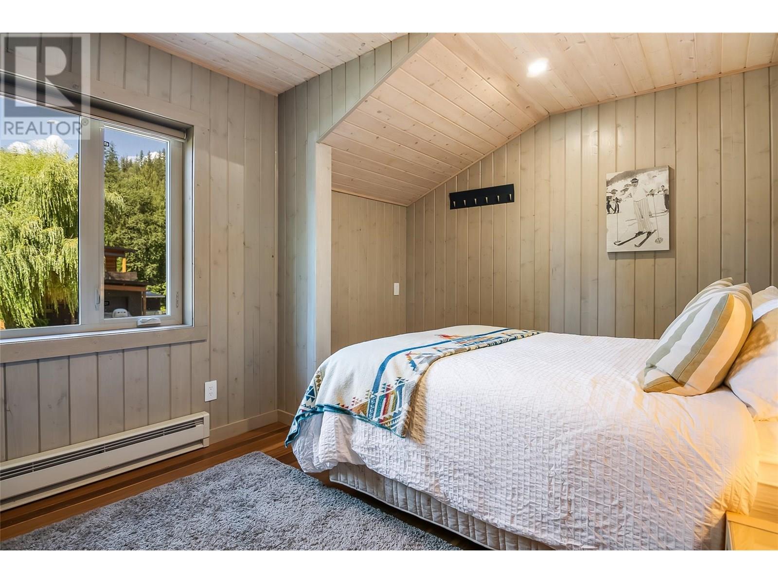 2077 Mountain Gate Road, Revelstoke