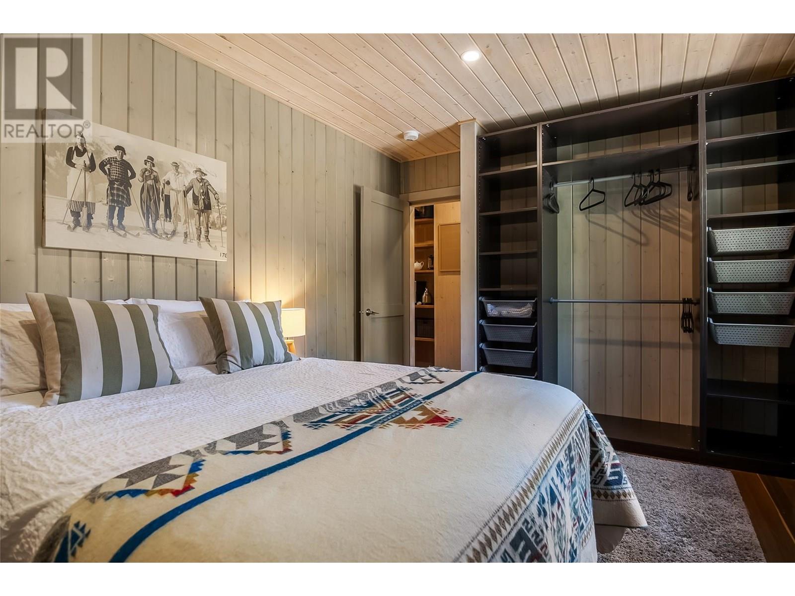 2077 Mountain Gate Road, Revelstoke