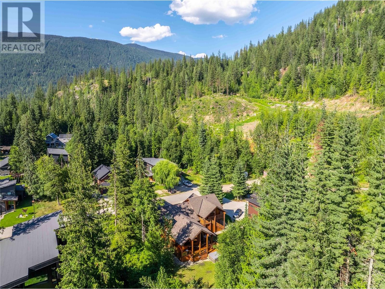 2077 Mountain Gate Road, Revelstoke
