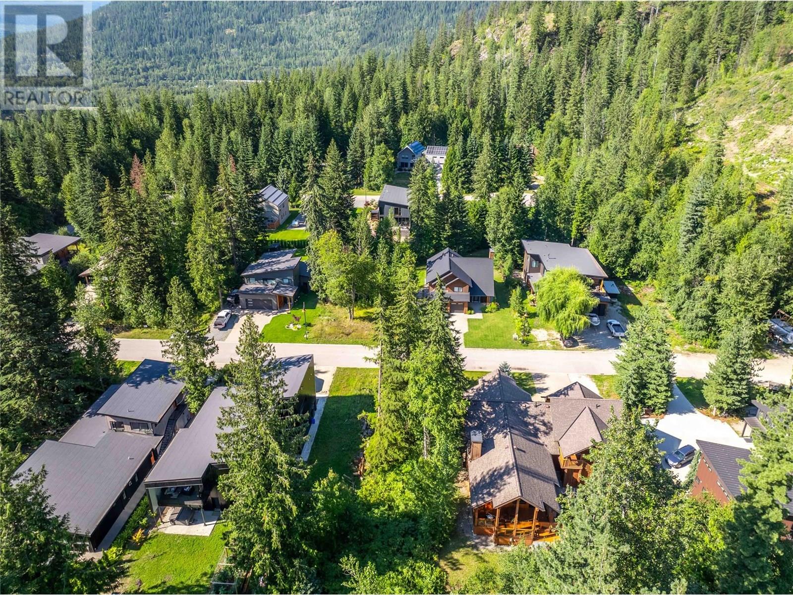 2077 Mountain Gate Road, Revelstoke