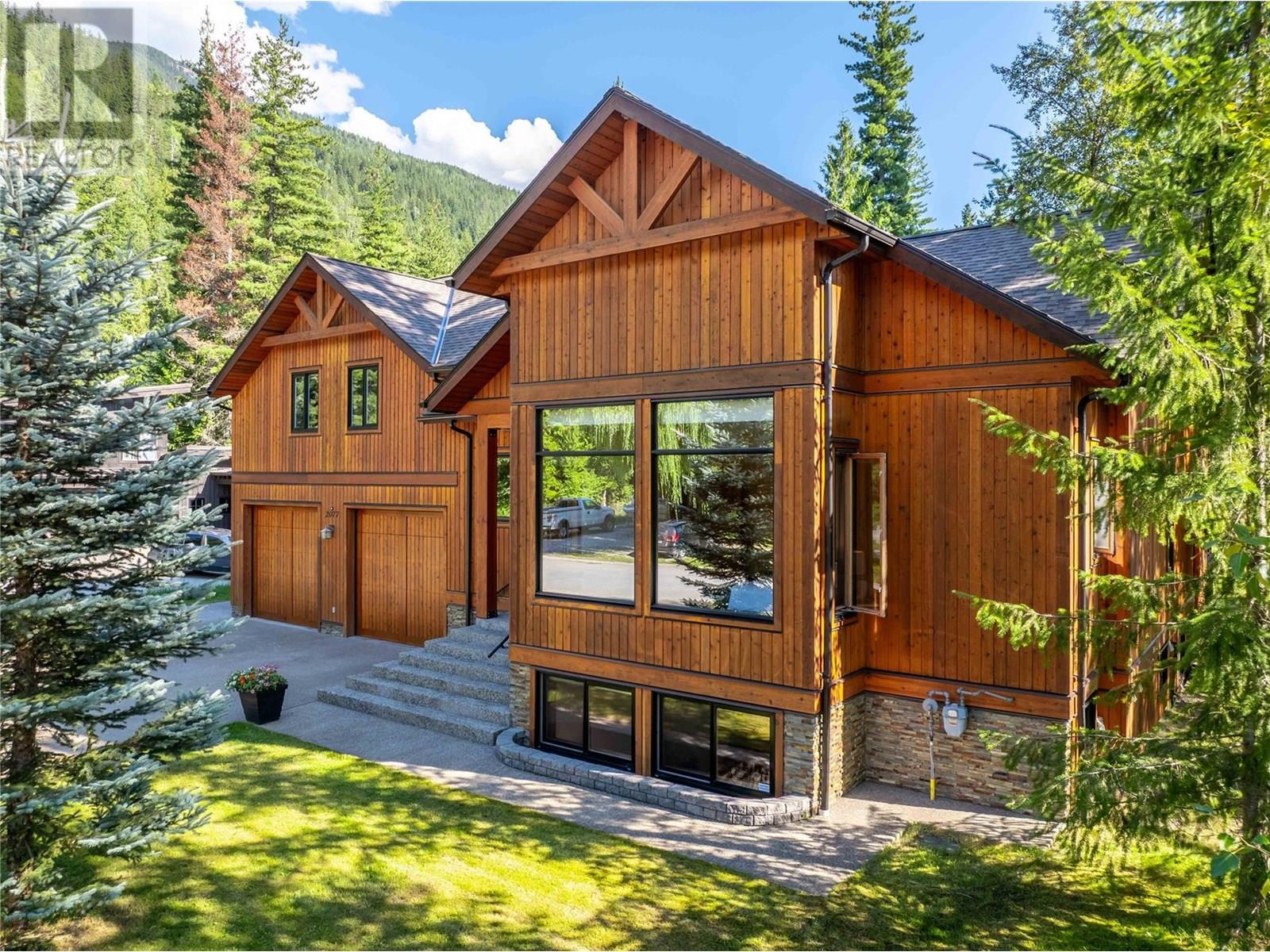 2077 Mountain Gate Road, Revelstoke