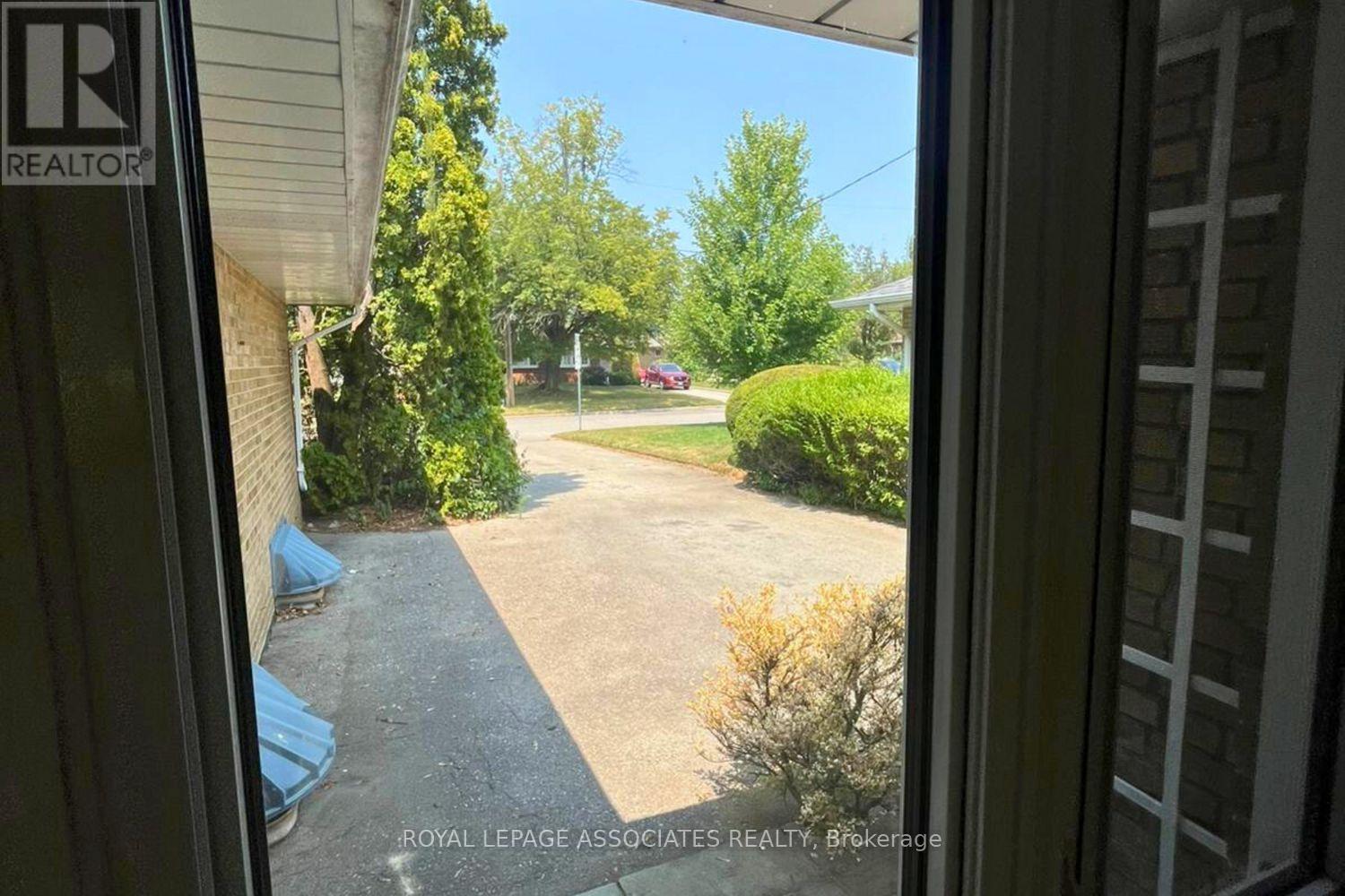 Photo 1 of Main 98 Wigmore Drive, Toronto ON