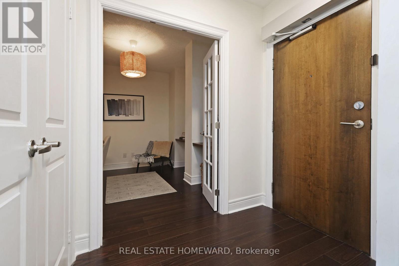 Photo 2 of 302 701 Sheppard Avenue W, Toronto ON