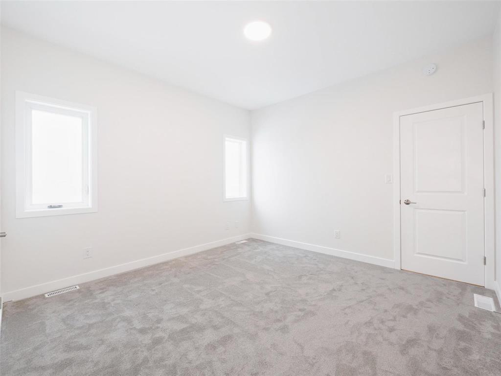 Photo 4 of 24 100 Grande Pointe Meadows Boulevard, Grande Pointe MB