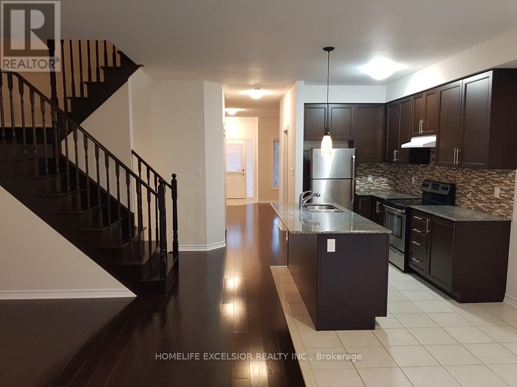 Photo 11 of 723 Hammersly Boulevard, Markham ON