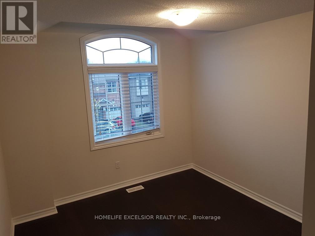 Photo 2 of 723 Hammersly Boulevard, Markham ON