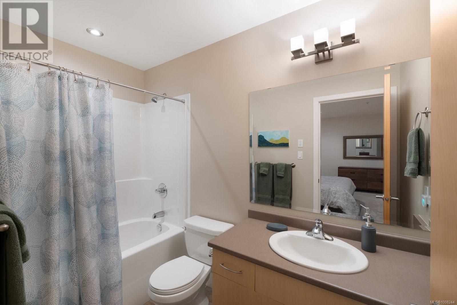 Photo 27 of 5322 Sayward Hill Cres, Saanich BC