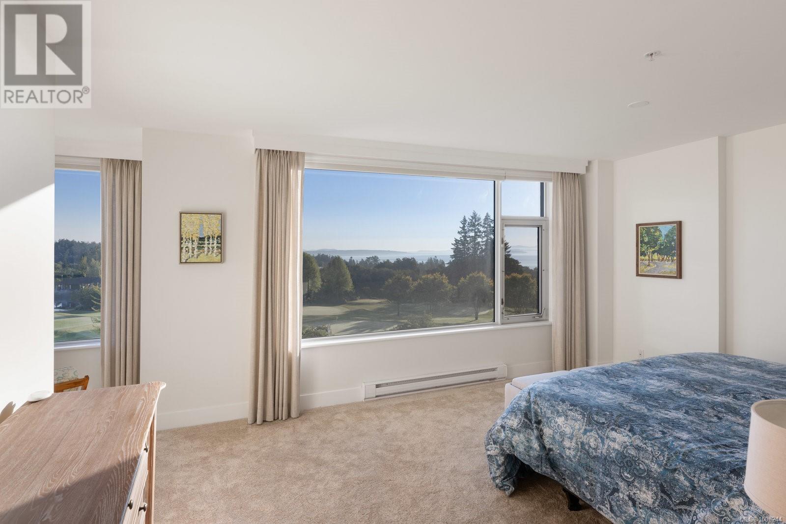 Photo 32 of 5322 Sayward Hill Cres, Saanich BC