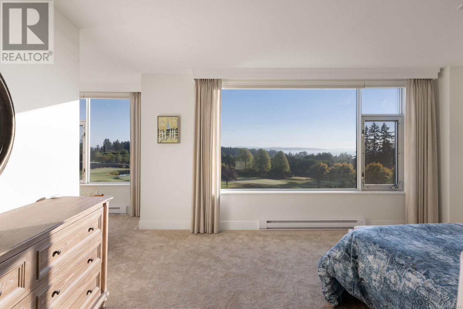 Photo 39 of 5322 Sayward Hill Cres, Saanich BC