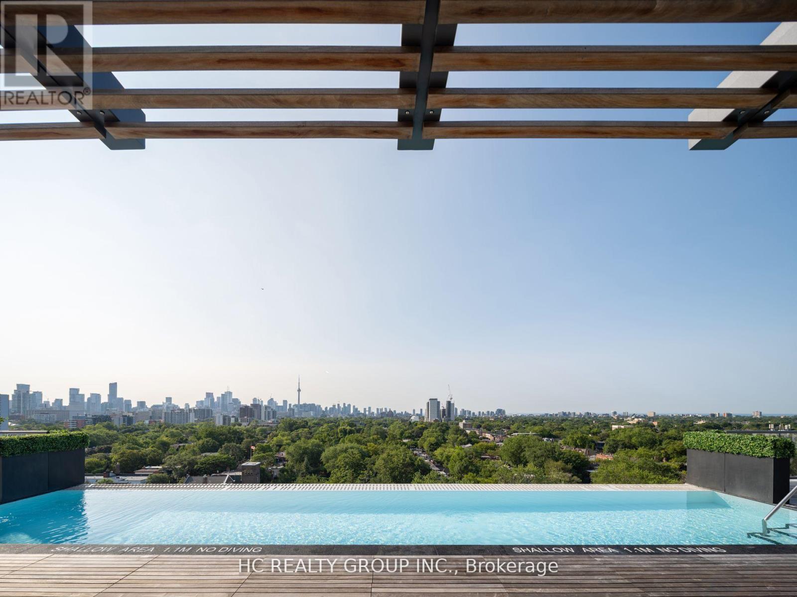 Photo 3 of 401 280 Howland Avenue, Toronto ON