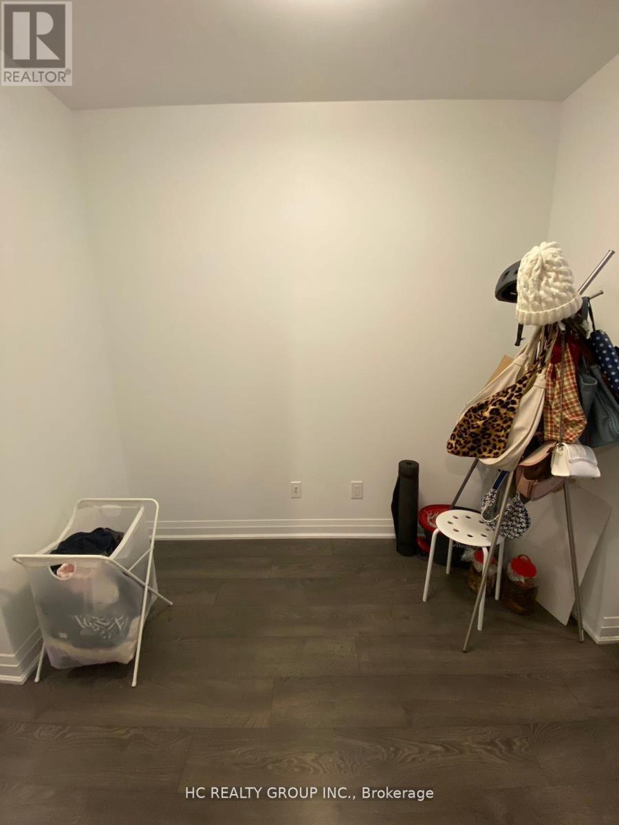 Photo 12 of 401 280 Howland Avenue, Toronto ON