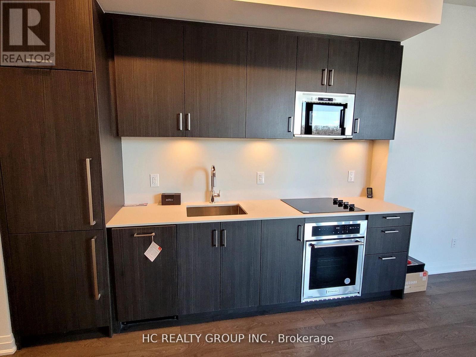 Photo 1 of 401 280 Howland Avenue, Toronto ON