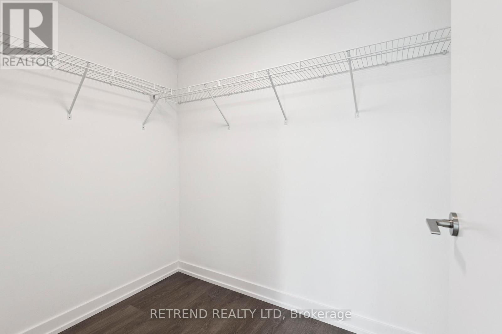 Photo 4 of 1004 125 Redpath Avenue, Toronto ON