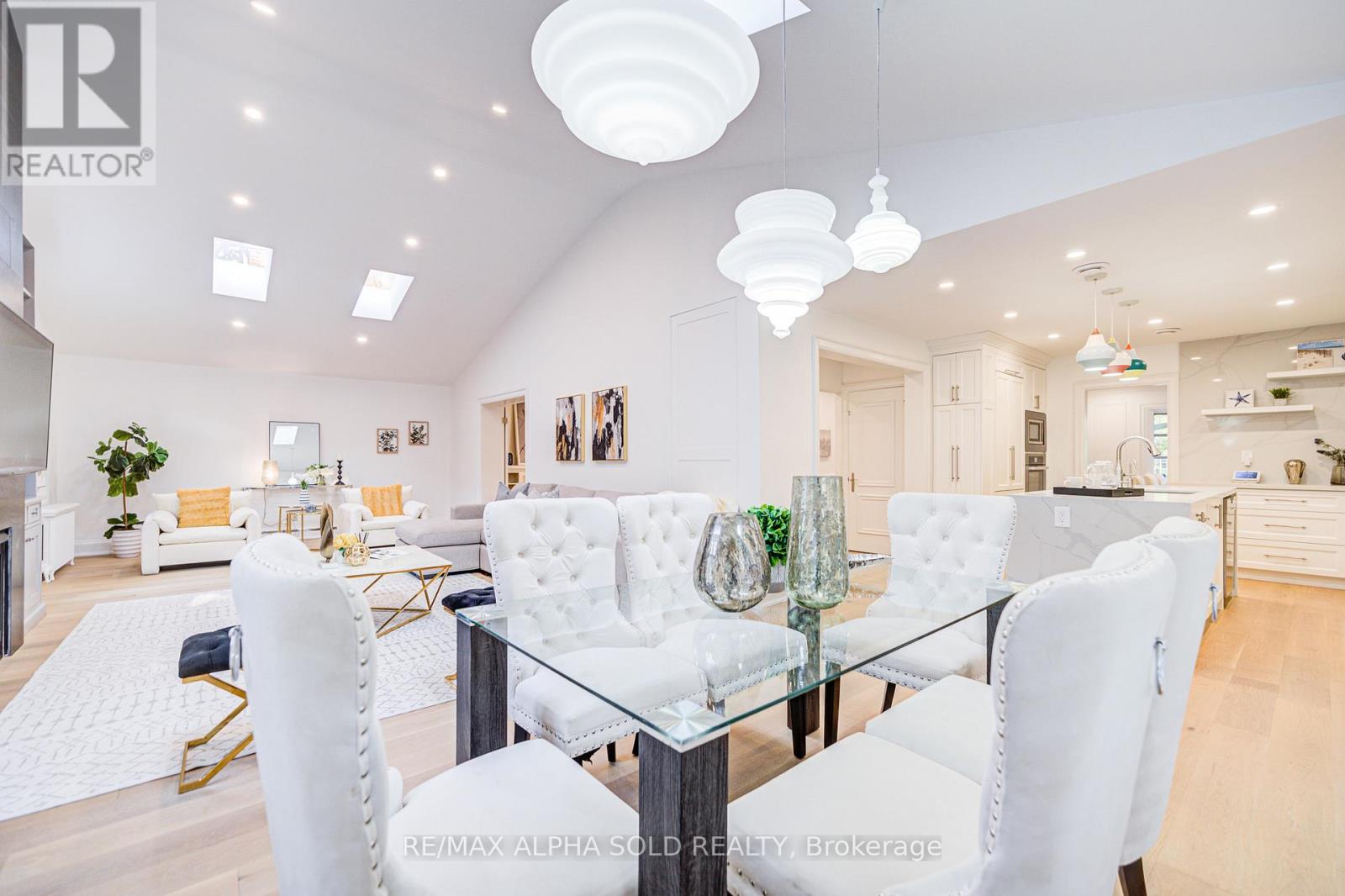 Photo 18 of 3 Silverwood Avenue, Toronto ON