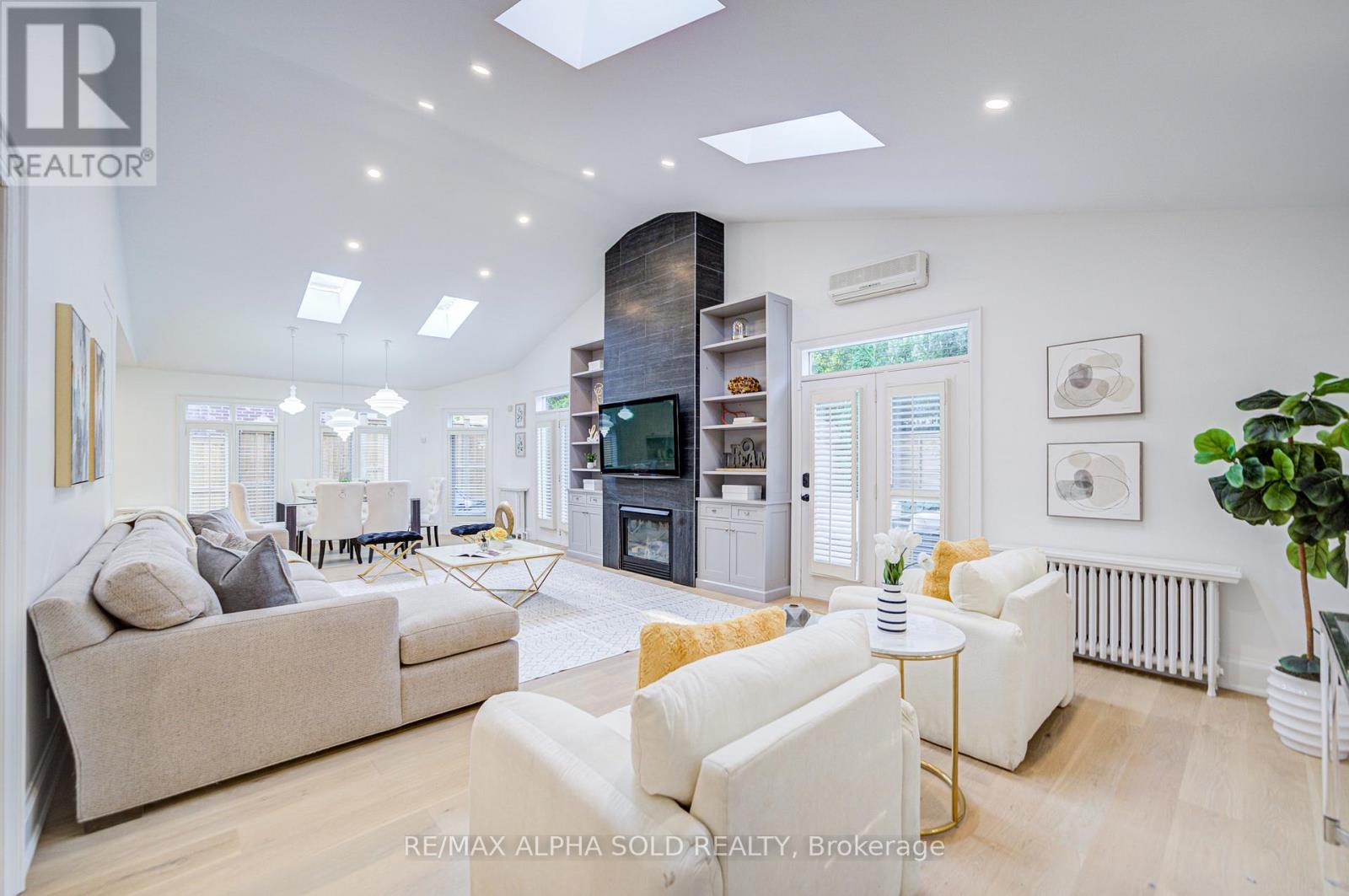 Photo 22 of 3 Silverwood Avenue, Toronto ON