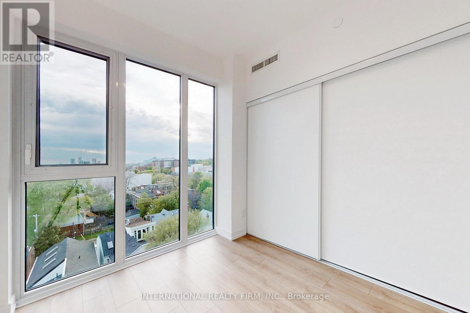 Photo 9 of 604 500 Dupont Street, Toronto ON