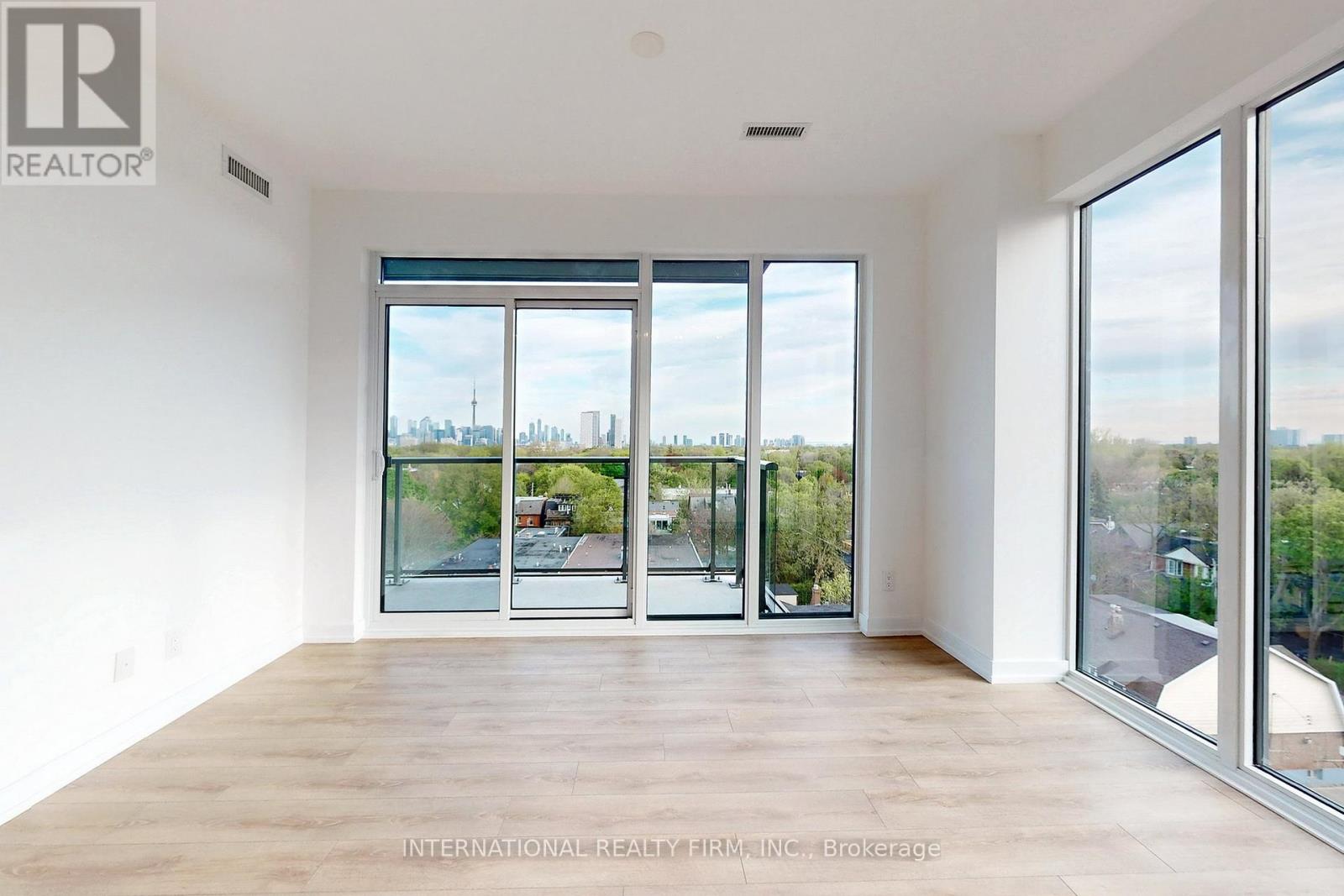 Photo 1 of 604 500 Dupont Street, Toronto ON