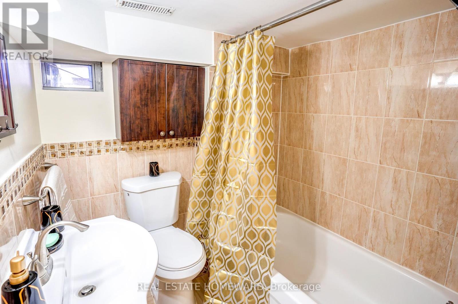 Photo 18 of 231 Donlands Avenue, Toronto ON